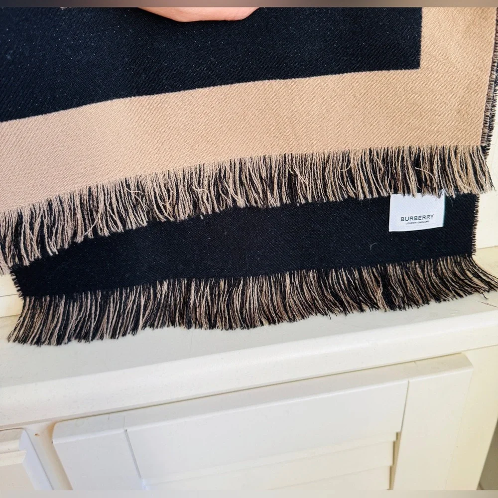 【Burberry】Wool Logo Scarf - Picture 11 of 11